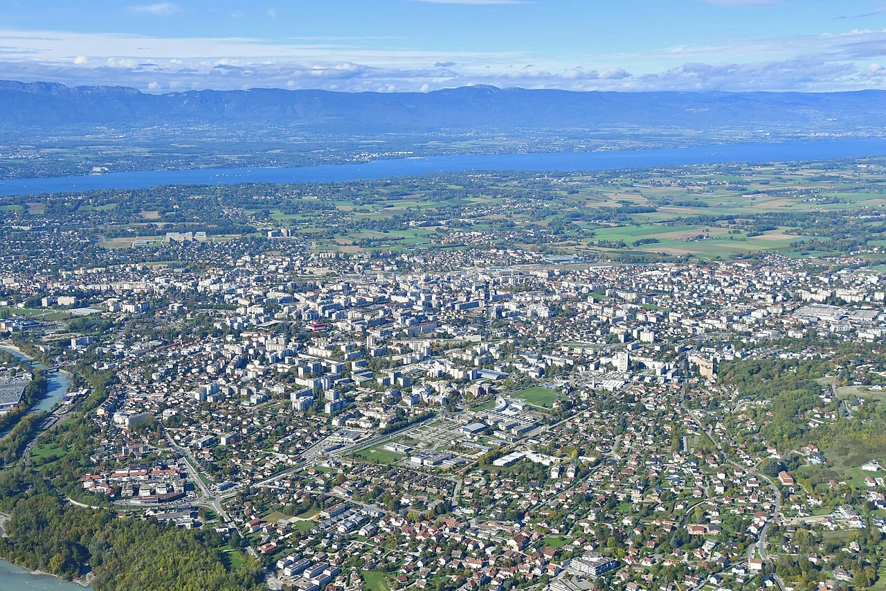 Vue a&eacute;rienne d'Annemasse et de l'agglom&eacute;ration frontali&egrave;re